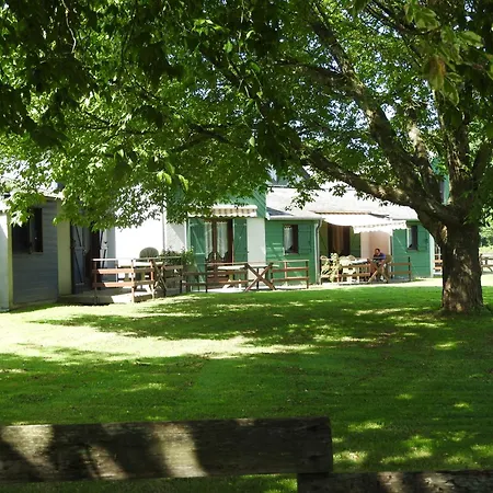 Camping Le Saillet Lestelle-Betharram Exterior photo